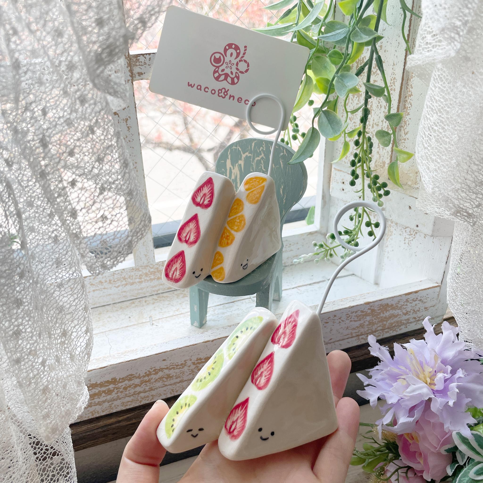 食べ物ちゃんカードスタンド フルーツサンドちゃん /陶器製 写真立て メモスタンド